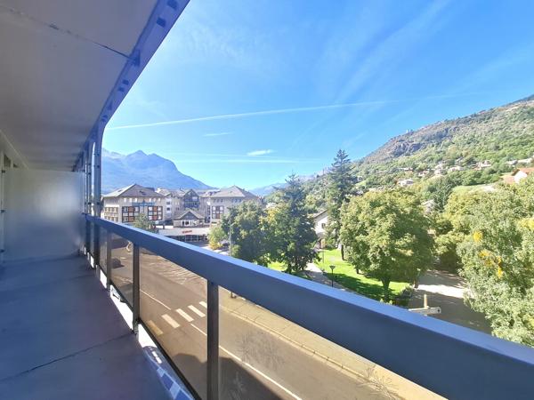 Appartement de Type 4 en hyper centre-ville