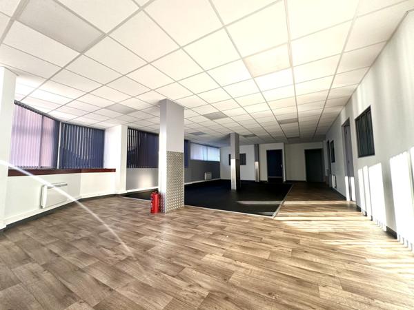 Local Commercial 7 pièces - 187 m²