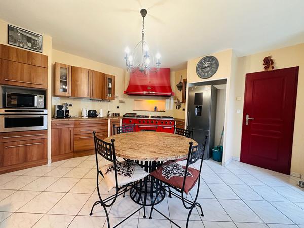 Maison Les Montils 5 pièce(s).