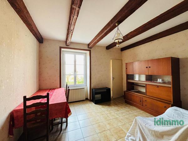 ENSEMBLE IMMOBILIER EN TRES BON ETAT GENERAL DE 187 M2 SUR UN TERRAIN CLOS DE 335 M2. 5 MN DE LA GARE ET DU VI La Rochelle (17000)