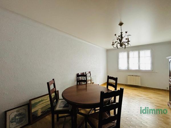 ENSEMBLE IMMOBILIER EN TRES BON ETAT GENERAL DE 187 M2 SUR UN TERRAIN CLOS DE 335 M2. 5 MN DE LA GARE ET DU VI La Rochelle (17000)