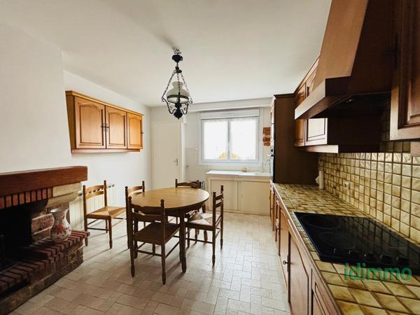 ENSEMBLE IMMOBILIER EN TRES BON ETAT GENERAL DE 187 M2 SUR UN TERRAIN CLOS DE 335 M2. 5 MN DE LA GARE ET DU VI La Rochelle (17000)