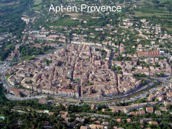 Maison en pierre à rénover avec vue exceptionnelle sur le Luberon –  84400 Apt