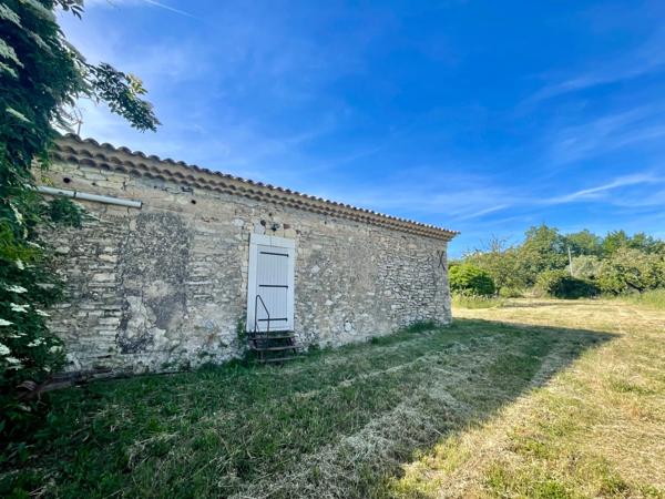 Maison en pierre à rénover avec vue exceptionnelle sur le Luberon –  84400 Apt