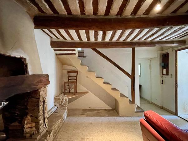 Maison en pierre à rénover avec vue exceptionnelle sur le Luberon –  84400 Apt