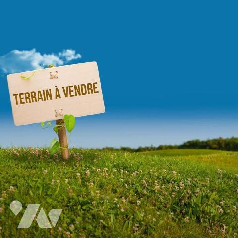 PERRUEL, 
A 2 min de la N31.
Terrain à bâtir viabilisé de 747 m² situé en lotissement.
Assainis...