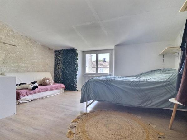 Maison Prahecq 3 pièce(s) 594 m2