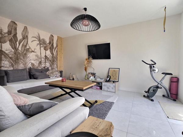 Maison Prahecq 3 pièce(s) 594 m2