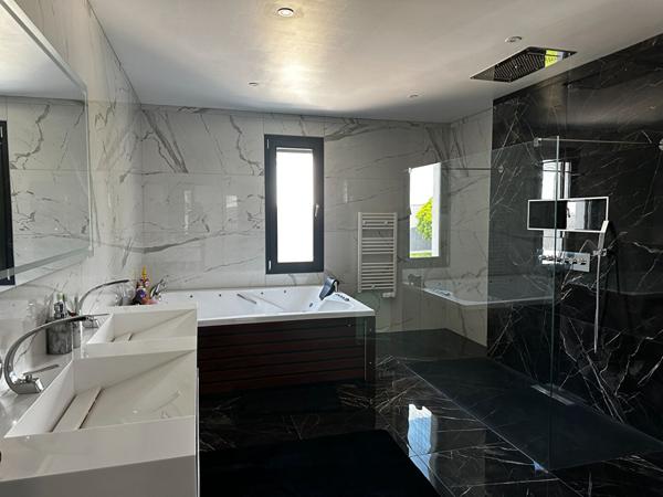 Mirecourt - Maison contemporaine 214 m² ? 4 chambres ? Garage triple ? 2021 ? DPE B ? PAC au sol