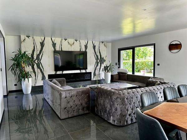 Mirecourt - Maison contemporaine 214 m² ? 4 chambres ? Garage triple ? 2021 ? DPE B ? PAC au sol