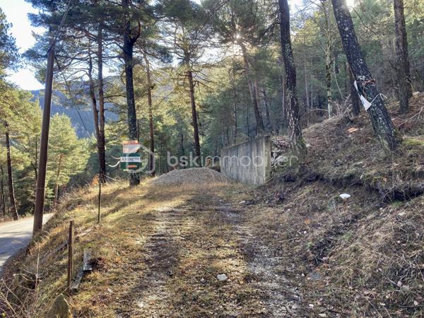 Terrain de 1 765 m²