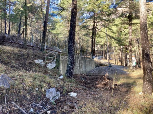 Terrain de 1 765 m²