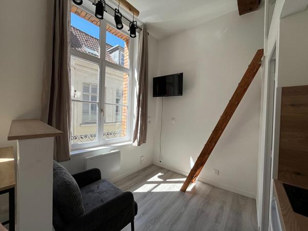 A LOUER : T1 à Lille • Rue des 2 épées - HYPERCENTRE • 505 € CC • Réf. 739-002