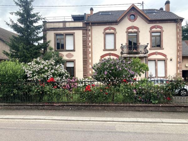 Immeuble d' environ 254 m2 à Wisches (67130)