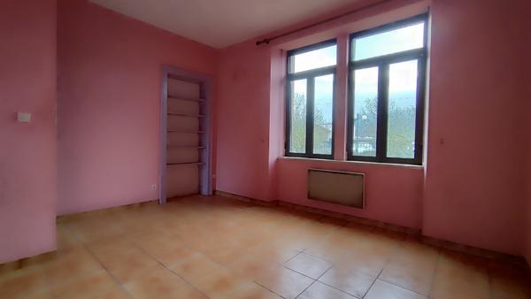 Immeuble d' environ 254 m2 à Wisches (67130)