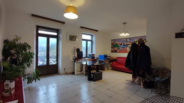 Immeuble d' environ 254 m2 à Wisches (67130)