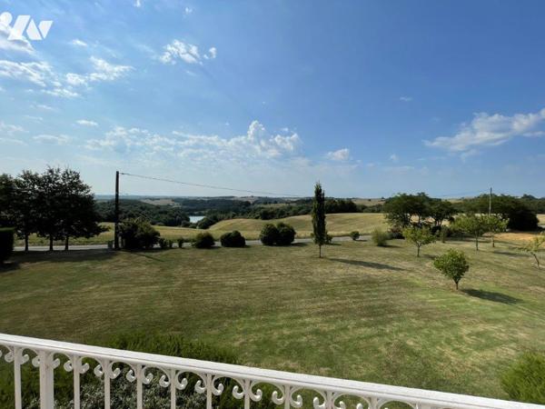 AUCH (32) A 10min, au calme, belle villa de qualité construite en 2003 sur 3000m².