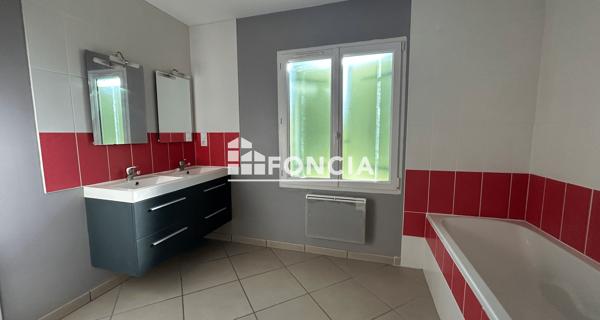 À vendre Maison 5 pièces 108 m² - Châteaubernard 16100