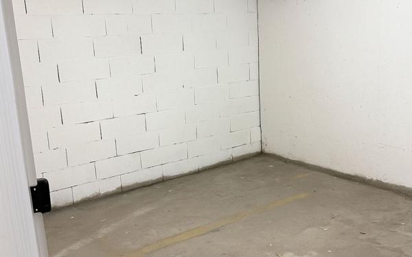 Stationnement à louer    18 m2 Le Pecq