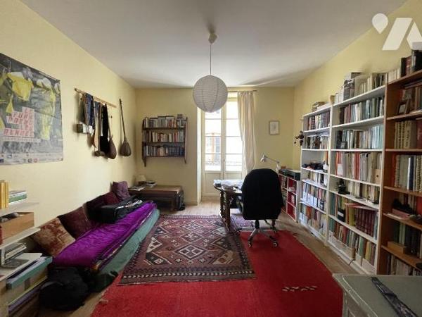 A VENDRE - Au cœur du centre historique, à deux pas de la gare, appartement T3 de 66 m² si...