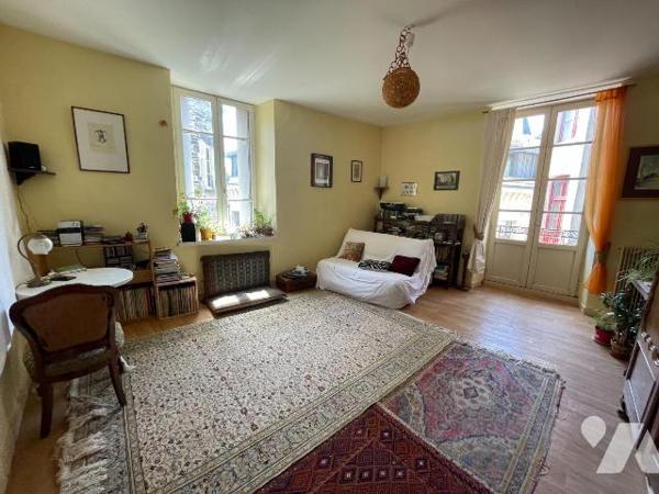 A VENDRE - Au cœur du centre historique, à deux pas de la gare, appartement T3 de 66 m² si...