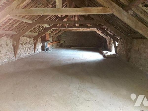 Découvrez cette propriété située entre Rennes et Saint Malo.  Nichée sur un vaste terrain de 15...