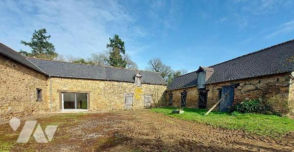 Découvrez cette propriété située entre Rennes et Saint Malo.  Nichée sur un vaste terrain de 15...