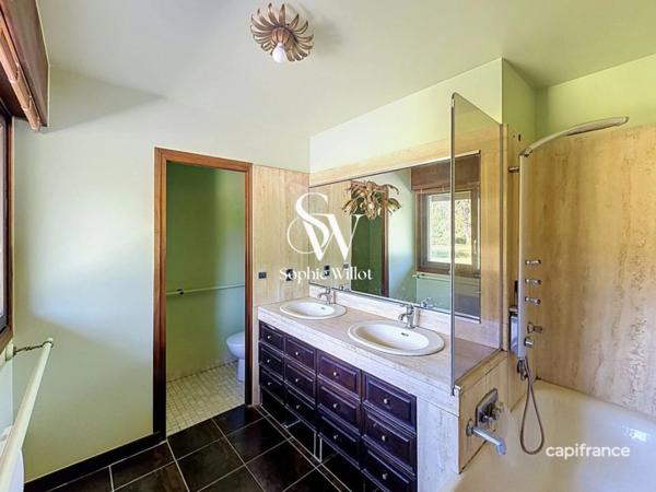 Maison de Famille à vendre 7 pièces - 200 m2 hab. (245 utiles) - 2000m2 terrain prox. Lac - proche de ANNECY (74)