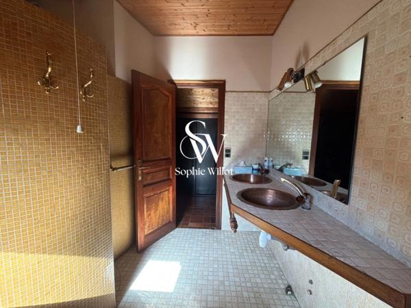 Maison de Famille à vendre 7 pièces - 200 m2 hab. (245 utiles) - 2000m2 terrain prox. Lac - proche de ANNECY (74)