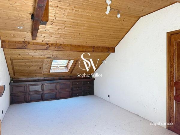 Maison de Famille à vendre 7 pièces - 200 m2 hab. (245 utiles) - 2000m2 terrain prox. Lac - proche de ANNECY (74)