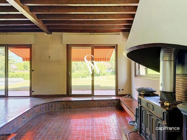 Maison de Famille à vendre 7 pièces - 200 m2 hab. (245 utiles) - 2000m2 terrain prox. Lac - proche de ANNECY (74)