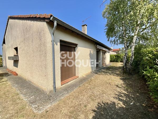 Maison T4 de plain-pied + combles aménagées sur une parcelle d'environ 499 m2