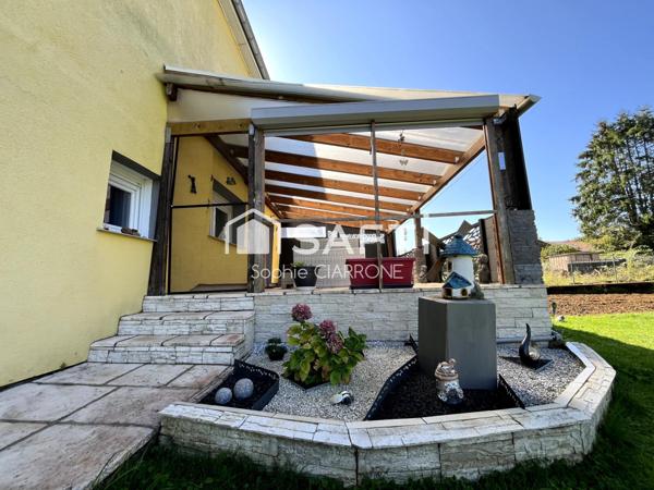 JOLIE MAISON JUMELÉE 240M2 AVEC JARDIN 760M2 ; TERRASSE , GARAGE 5 VOITURES;