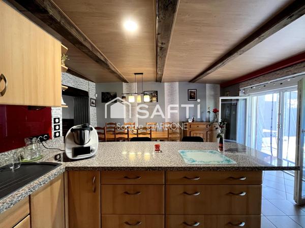 JOLIE MAISON JUMELÉE 240M2 AVEC JARDIN 760M2 ; TERRASSE , GARAGE 5 VOITURES;