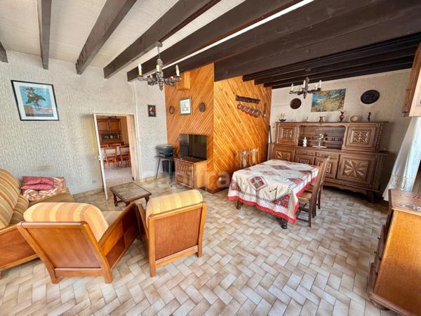 MAISON DE VILLAGE DE 185 M2 À RÉNOVER, 6 CHAMBRES, TERRAIN DÉPORTÉ DE 208 M2, COMBLES AMÉNAGEABLES DE 120 M2, FIBRE OPTIQUE, GARAGE, ATELIER, CAVE VOÛTÉE, TF 182€