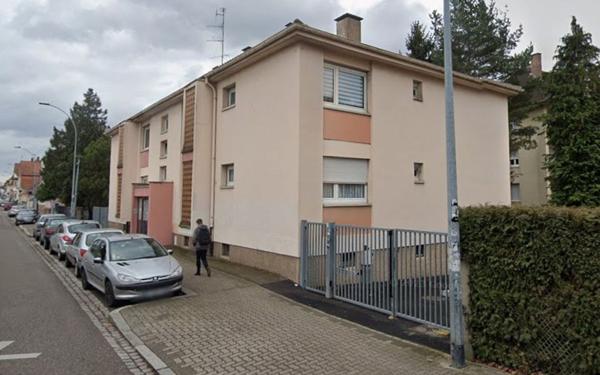 Stationnement à louer    12 m2 Strasbourg