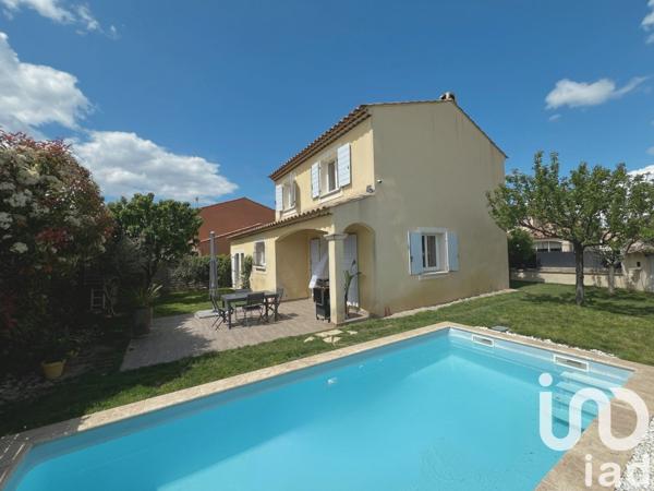 Maison 6 pièces de 107 m² à Peyrolles-en-Provence (13860)