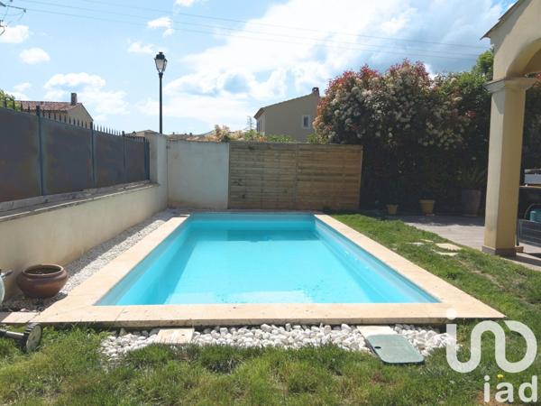 Maison 6 pièces de 107 m² à Peyrolles-en-Provence (13860)