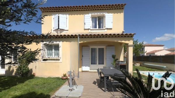 Maison 6 pièces de 107 m² à Peyrolles-en-Provence (13860)