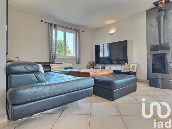 Maison 6 pièces de 107 m² à Peyrolles-en-Provence (13860)