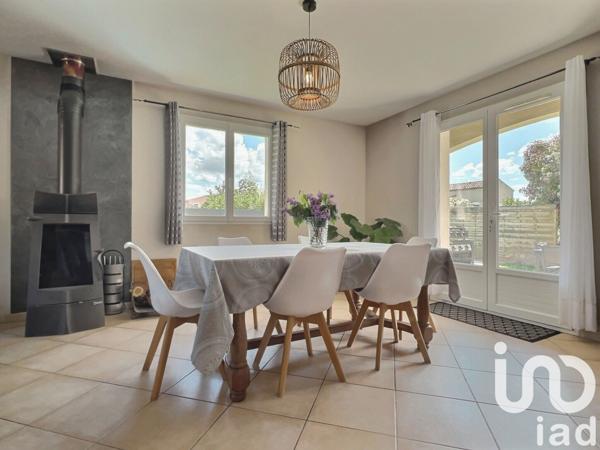 Maison 6 pièces de 107 m² à Peyrolles-en-Provence (13860)