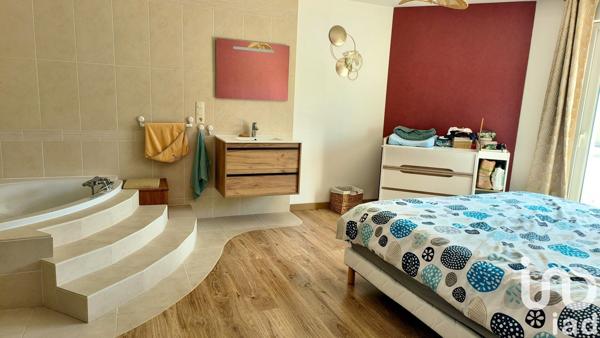 Maison 10 pièces de 305 m² à Montaulin (10270)