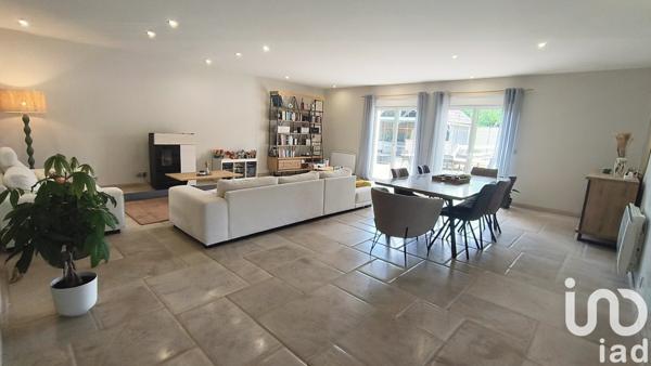 Maison 10 pièces de 305 m² à Montaulin (10270)