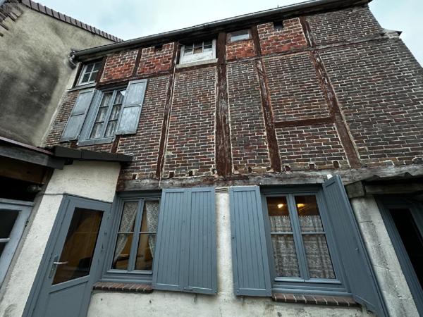 Maison à vendre à Villeneuve-sur-Yonne dans l'Yonne (89500), ref : 250005