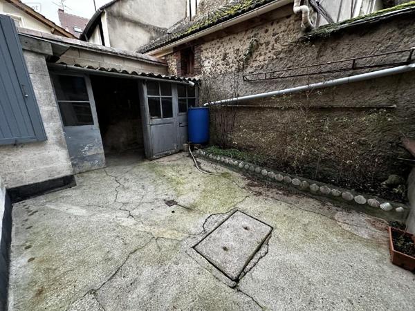 Maison à vendre à Villeneuve-sur-Yonne dans l'Yonne (89500), ref : 250005