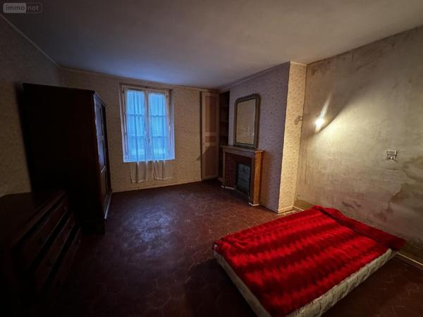 Maison à vendre à Villeneuve-sur-Yonne dans l'Yonne (89500), ref : 250005