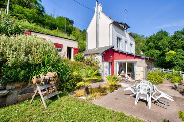 Charmante maison avec jardin bucolique et vue panoramique sur la vallée - Plérin