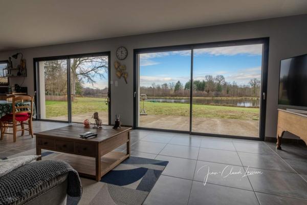 Nançay (18330) Propriété d’exception en Sologne – 21 hectares avec étang de 5 hectares et pavillon récent RT 2020 à Nançay