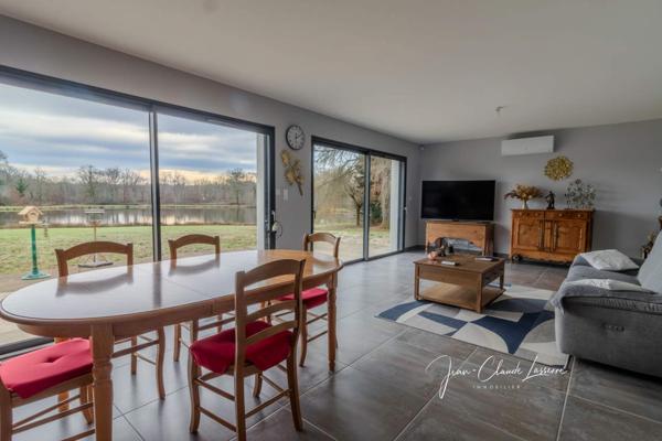 Nançay (18330) Propriété d’exception en Sologne – 21 hectares avec étang de 5 hectares et pavillon récent RT 2020 à Nançay