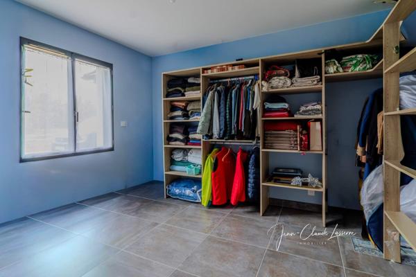 Nançay (18330) Propriété d’exception en Sologne – 21 hectares avec étang de 5 hectares et pavillon récent RT 2020 à Nançay